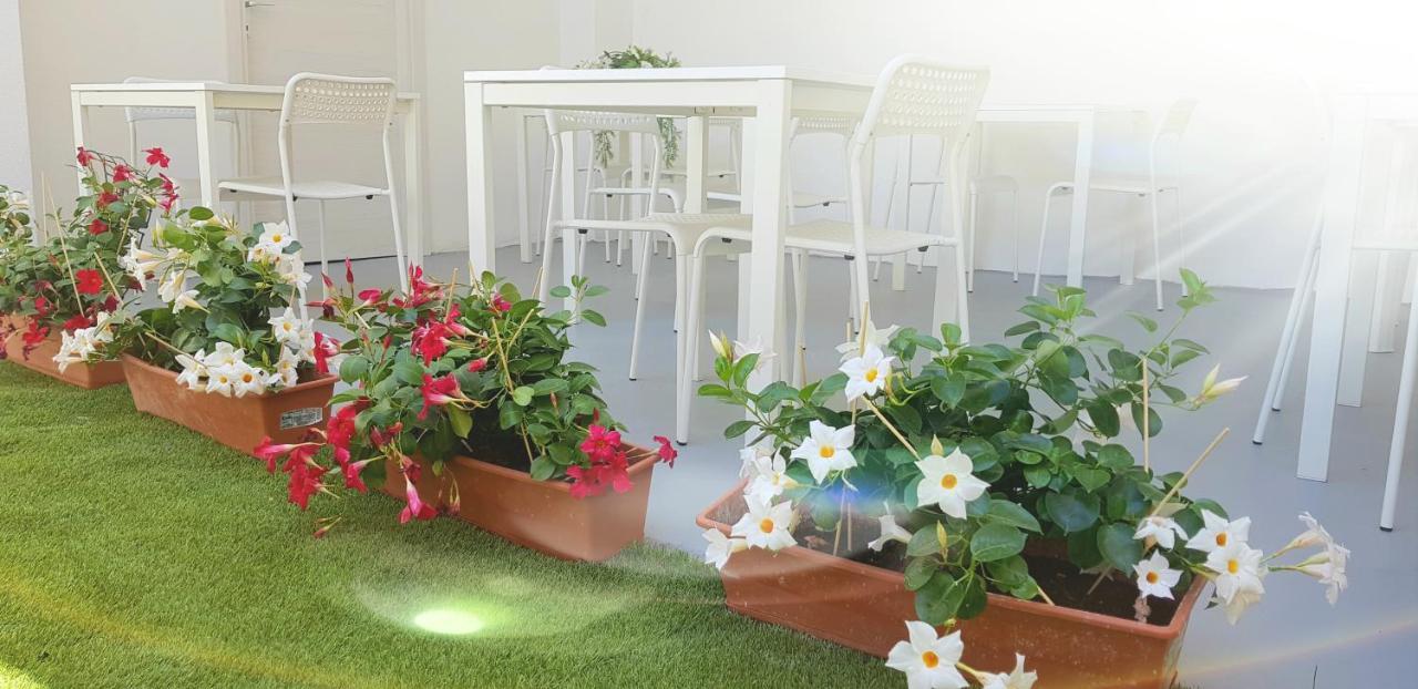 La Smeralda - Boutique Rooms And Breakfast Golfo Aranci Luaran gambar