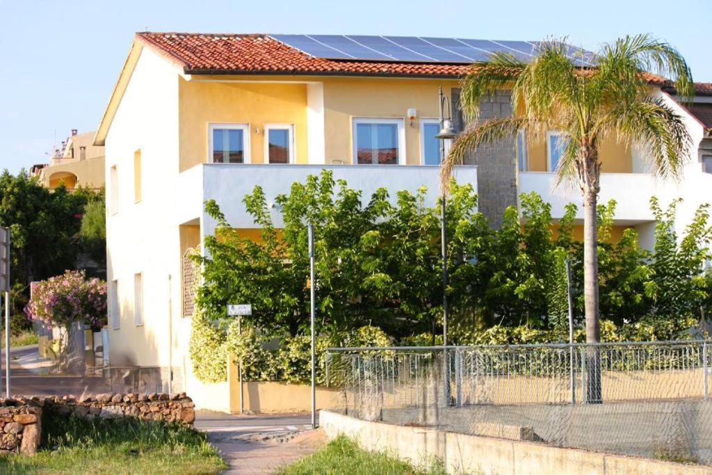 La Smeralda - Boutique Rooms And Breakfast Golfo Aranci Luaran gambar
